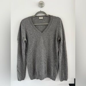 Barrow & Grove Cashmere Gray V-Neck Sweater